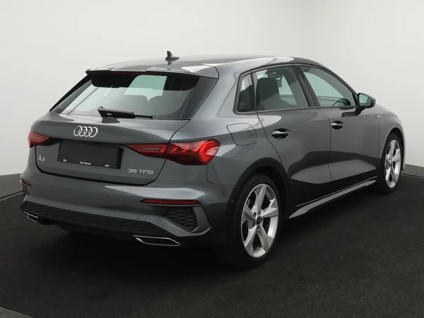 AUDI A3 Sportback (2024) — foto 12 van 23