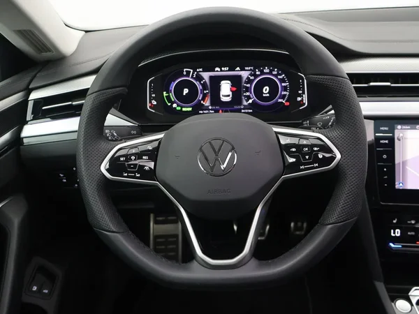 Volkswagen Arteon (2022) — foto 4 van 18