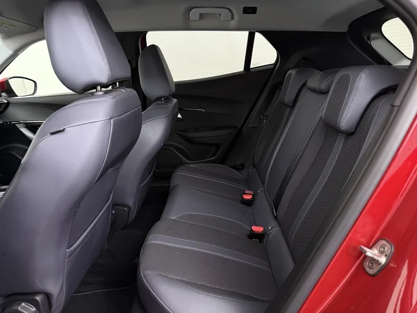 PEUGEOT e-2008 (2020) — foto 5 van 31