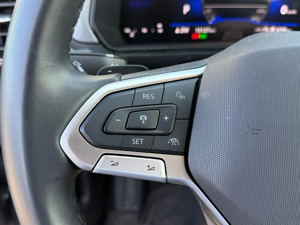 VOLKSWAGEN T-Cross (2025) — foto 2 van 17