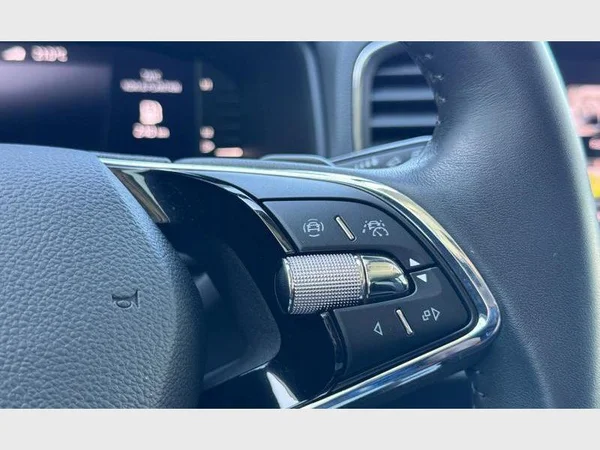 Skoda Karoq (2023) — foto 7 van 30
