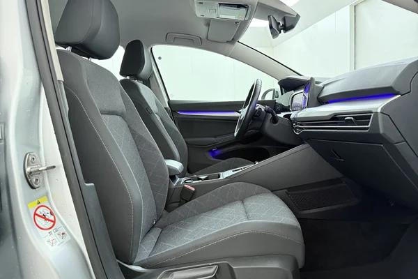 Volkswagen Golf VIII (2024) — foto 15 van 17