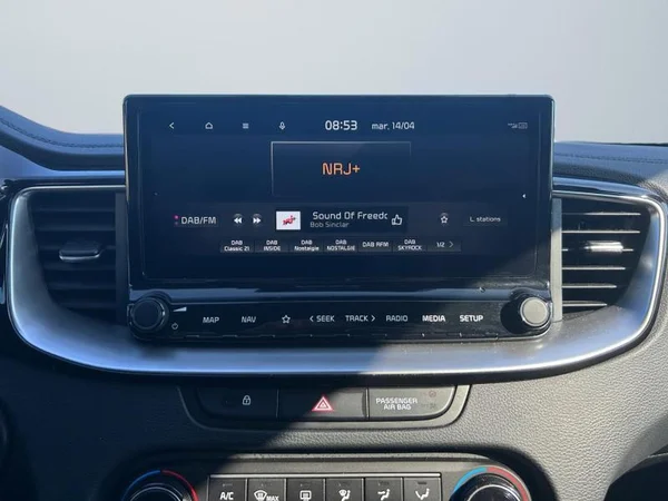 KIA XCeed (2024) — foto 8 van 31