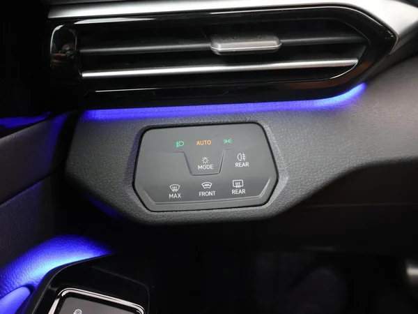 VOLKSWAGEN ID.4 (2024) — foto 11 van 29