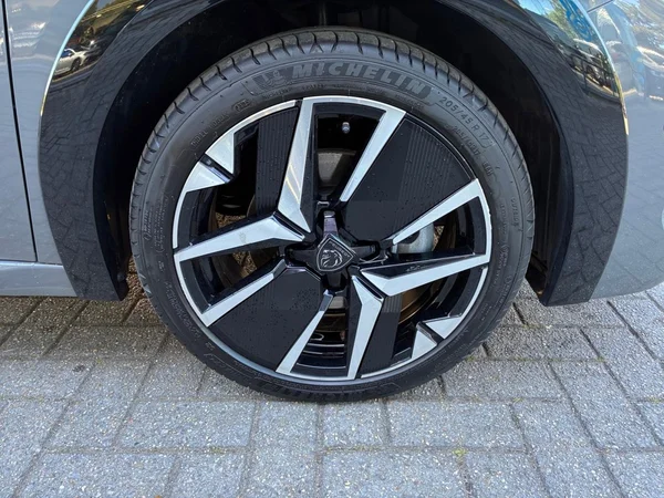 PEUGEOT 208 (2025) — foto 2 van 21