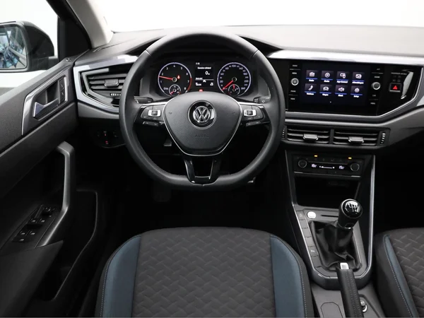 VOLKSWAGEN Polo (2019) — foto 4 van 19