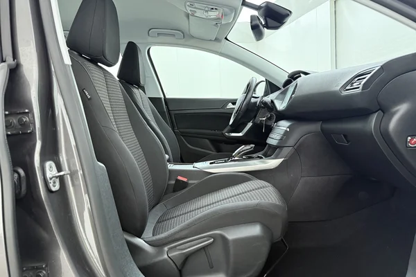 Peugeot 308 (2020) — foto 33 van 35