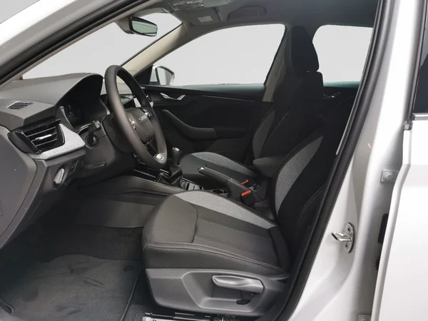 SKODA Kamiq (2025) — foto 2 van 13