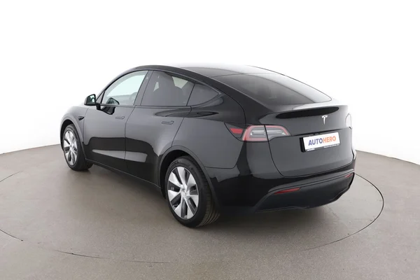 Tesla Model (2024) — foto 10 van 16