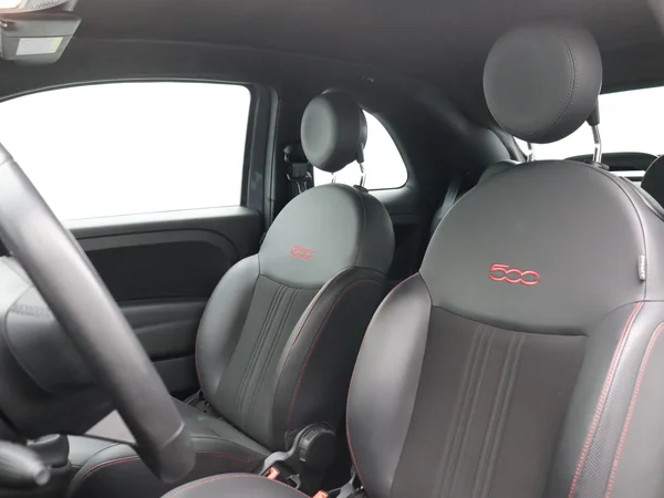 FIAT 500C (2021) — foto 11 van 15