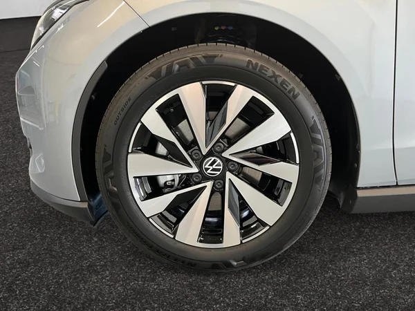 VOLKSWAGEN ID.Polo (2026) — foto 8 van 16