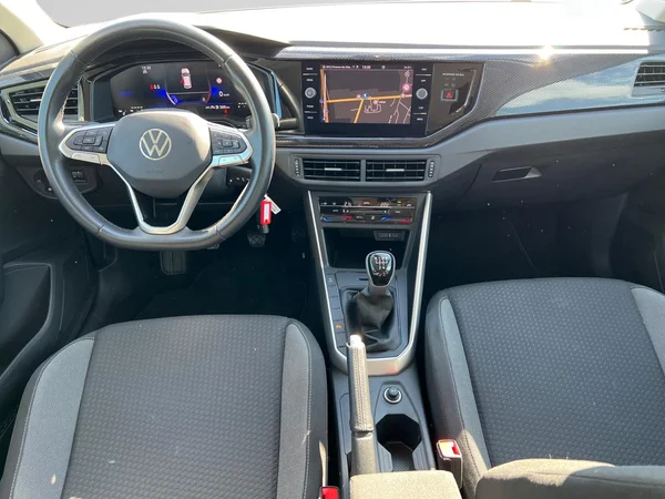 VOLKSWAGEN Polo (2024) — foto 15 van 18