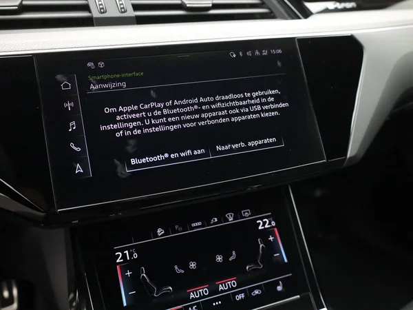 AUDI Q8 e-tron Sportback (2024) — foto 13 van 25