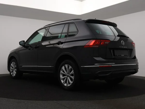 VOLKSWAGEN Tiguan eHybrid (PHEV) (2022) — foto 25 van 27