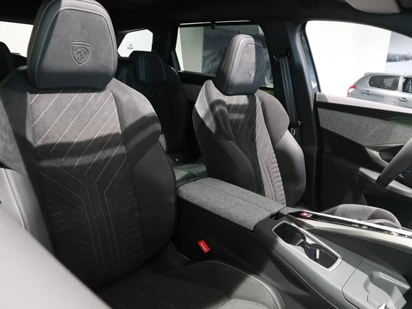 Peugeot e-5008 (2026) — foto 10 van 30