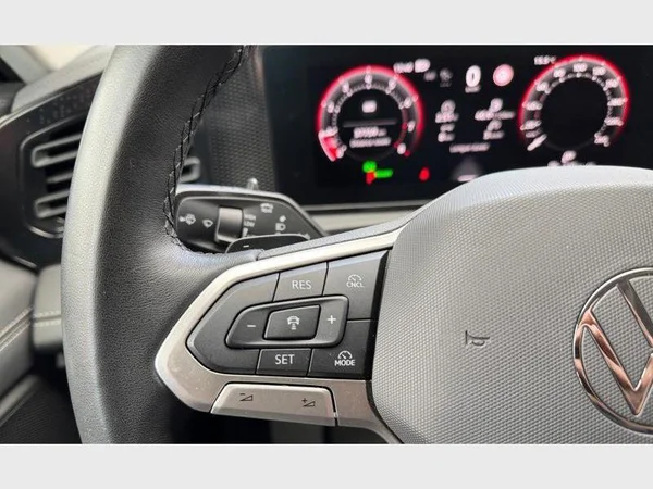 Volkswagen Tiguan (2024) — foto 7 van 29