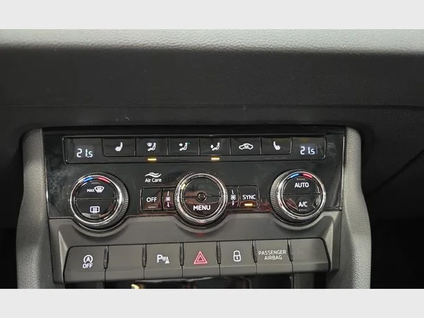 Skoda Karoq (2023) — foto 17 van 29