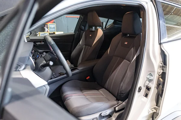 Toyota C-HR (2022) — foto 24 van 35