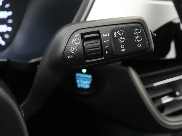 FORD Kuga (2024) — foto 15 van 28