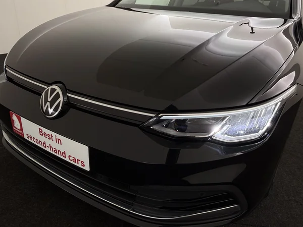 VOLKSWAGEN Golf (2022) — foto 21 van 28