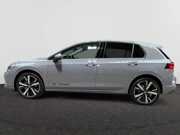 VOLKSWAGEN Golf VIII (2025) — foto 2 van 7
