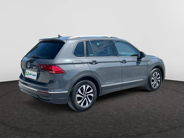 VOLKSWAGEN Tiguan (2022) — foto 11 van 18