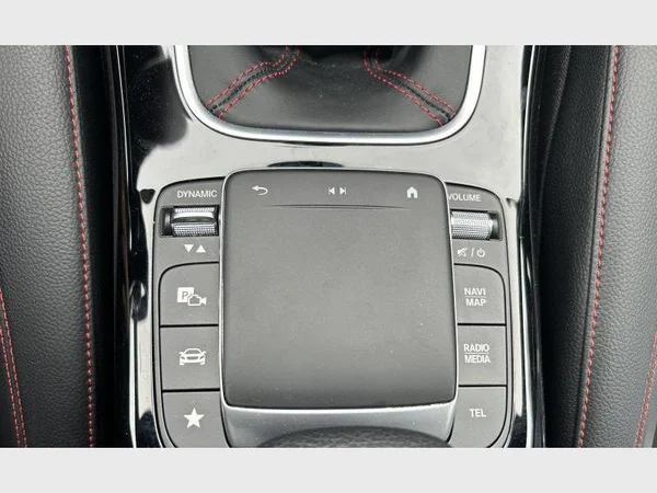 Mercedes-Benz A 180 (2022) — foto 19 van 26