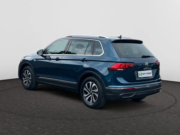 VOLKSWAGEN Tiguan (2022) — foto 12 van 24