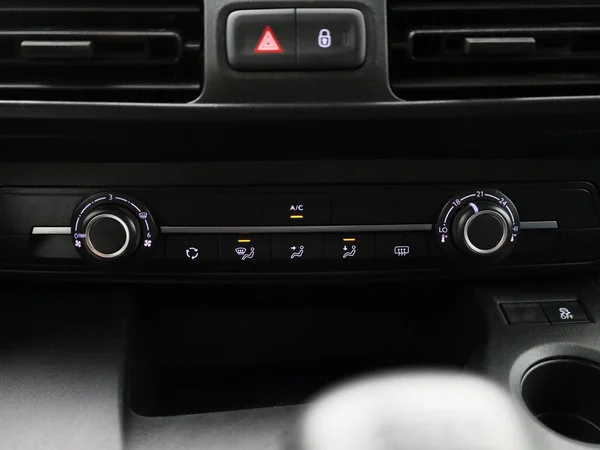 Opel Combo Life (2022) — foto 9 van 36