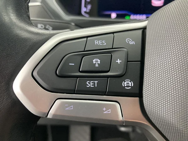 VOLKSWAGEN Tiguan Allspace (2022) — foto 13 van 35