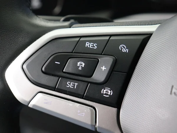VOLKSWAGEN Golf (2024) — foto 9 van 28