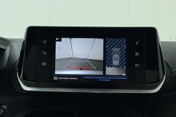 Peugeot 2008 (2023) — foto 6 van 16