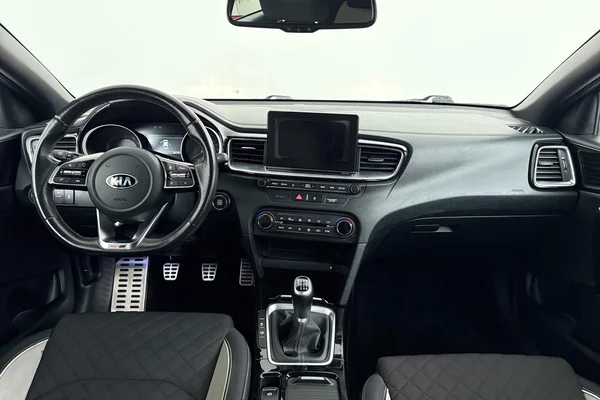 Kia ProCeed (2019) — foto 20 van 43