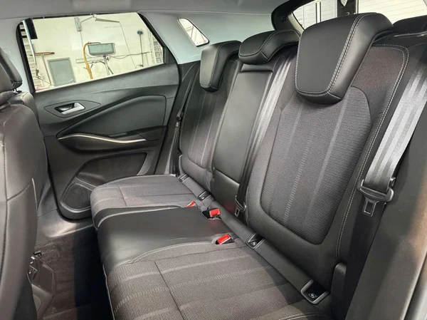 Opel Grandland (2024) — foto 16 van 18