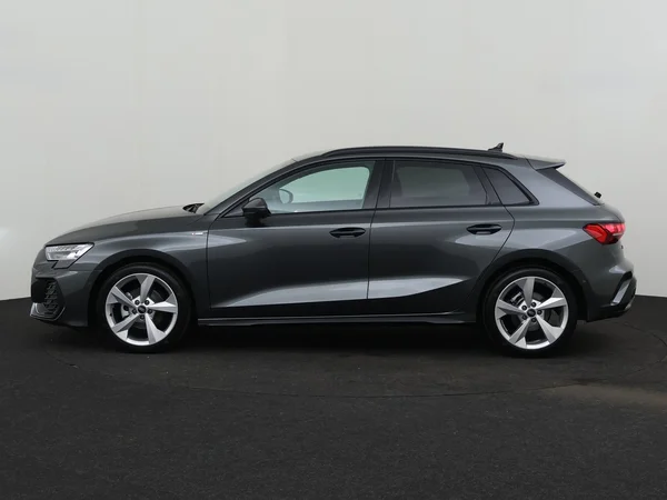 AUDI A3 Sportback (2025) — foto 13 van 18