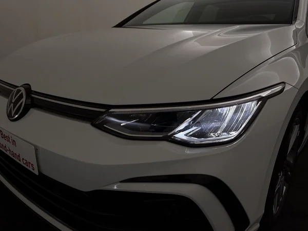VOLKSWAGEN Golf (2022) — foto 21 van 28