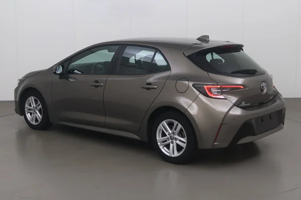 Toyota Corolla Hatchback Hybrid (HEV) (2022) — foto 14 van 20