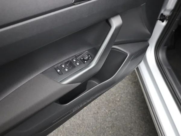 VOLKSWAGEN Taigo (2025) — foto 5 van 19