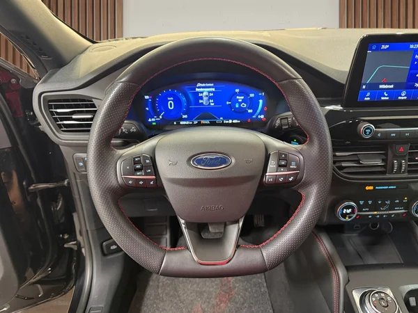 Ford Kuga (2022) — foto 6 van 29