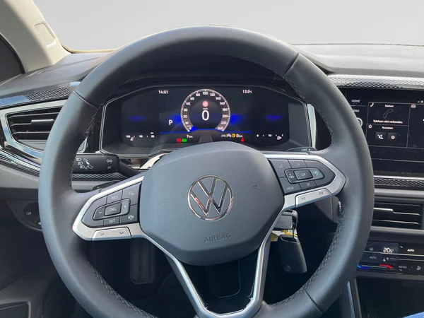VOLKSWAGEN Polo (2026) — foto 2 van 24