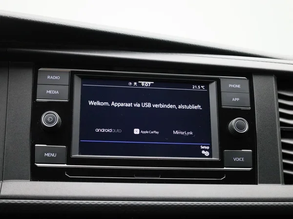 Volkswagen Transporter (2023) — foto 15 van 38