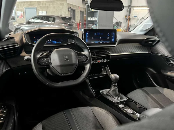 Peugeot 208 (2021) — foto 14 van 15