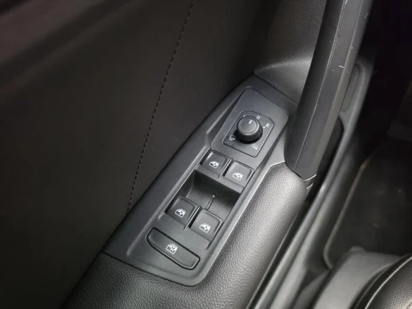 VOLKSWAGEN Tiguan Dsl (2021) — foto 21 van 36