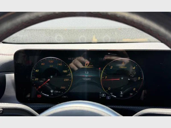 Mercedes-Benz CLA 200 (2022) — foto 10 van 23