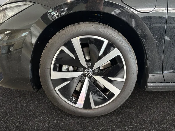 VOLKSWAGEN Passat Variant eHybrid (PHEV) (2025) — foto 10 van 19