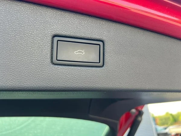 VOLKSWAGEN Tiguan Dsl (2022) — foto 18 van 28