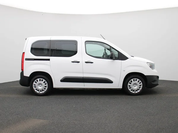 Opel Combo Life (2022) — foto 32 van 35