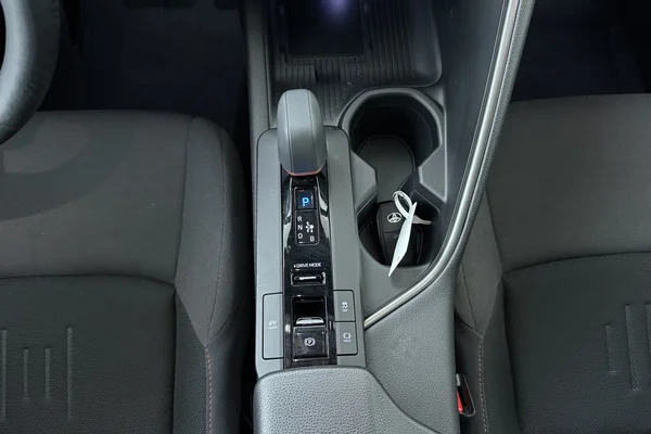 Toyota C-HR Hybrid (HEV) (2024) — foto 4 van 17