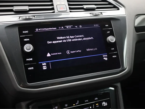 VOLKSWAGEN Tiguan (2021) — foto 13 van 21