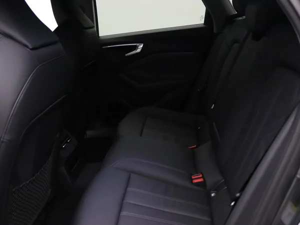 AUDI A5 Avant e-hybrid (PHEV) (2025) — foto 14 van 25